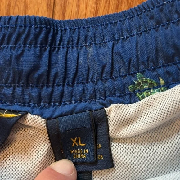 Polo Ralph Lauren men’s swim trunks - XL - blue with green turtles - pockets - Picture 2 of 7
